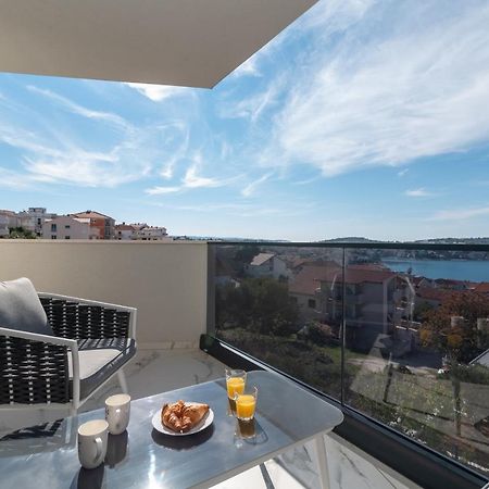 Lavender Tree - Luxury Apartments Трогир Екстериор снимка