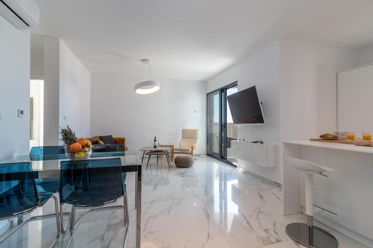 Lavender Tree - Luxury Apartments Трогир Екстериор снимка