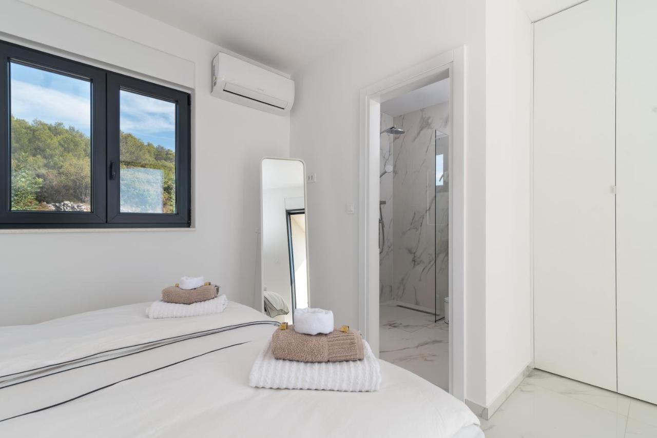 Lavender Tree - Luxury Apartments Трогир Екстериор снимка