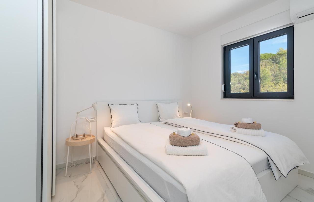 Lavender Tree - Luxury Apartments Трогир Екстериор снимка