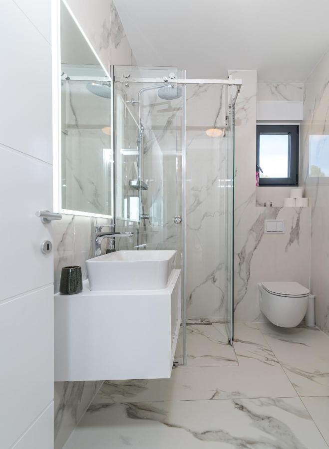 Lavender Tree - Luxury Apartments Трогир Екстериор снимка