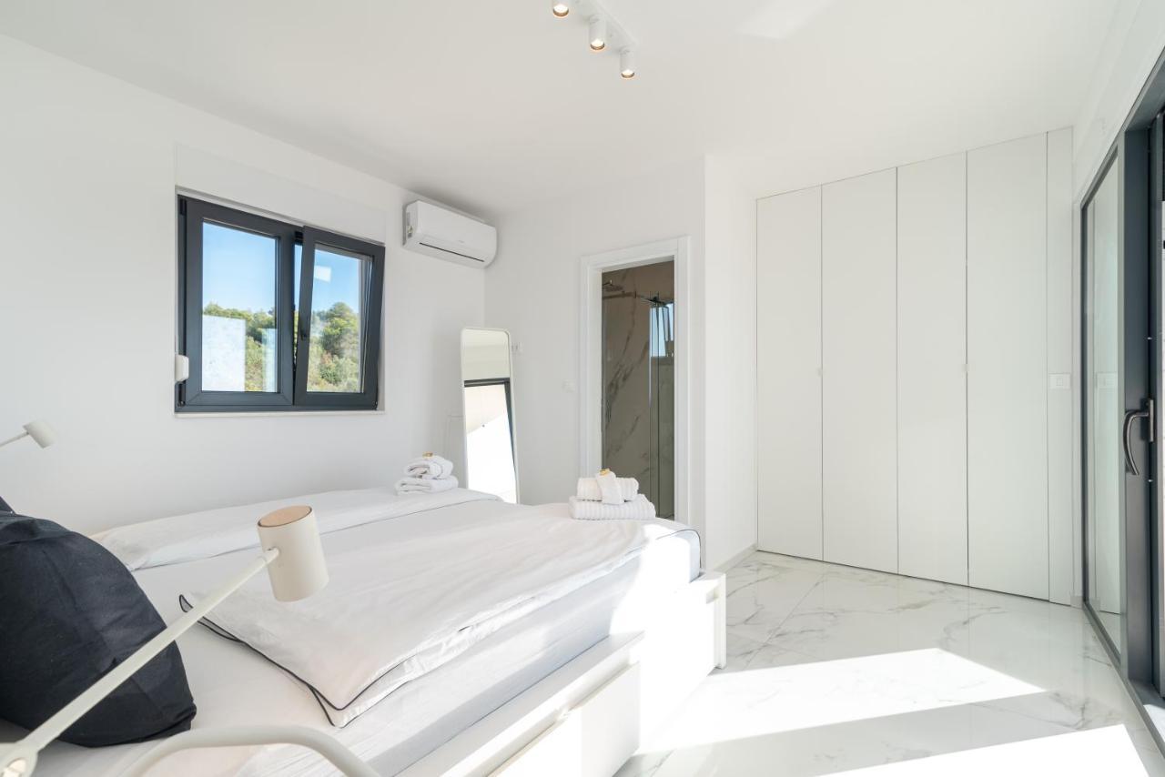Lavender Tree - Luxury Apartments Трогир Екстериор снимка