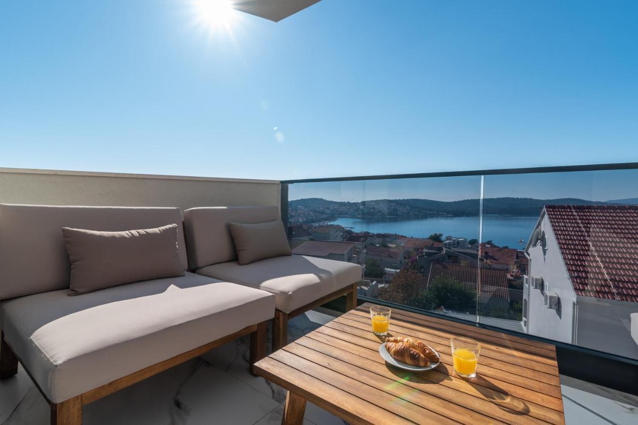 Lavender Tree - Luxury Apartments Трогир Екстериор снимка