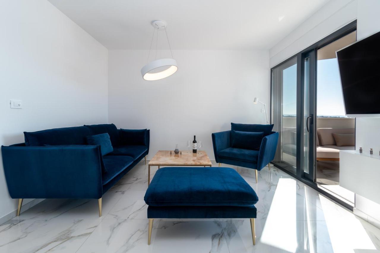 Lavender Tree - Luxury Apartments Трогир Екстериор снимка