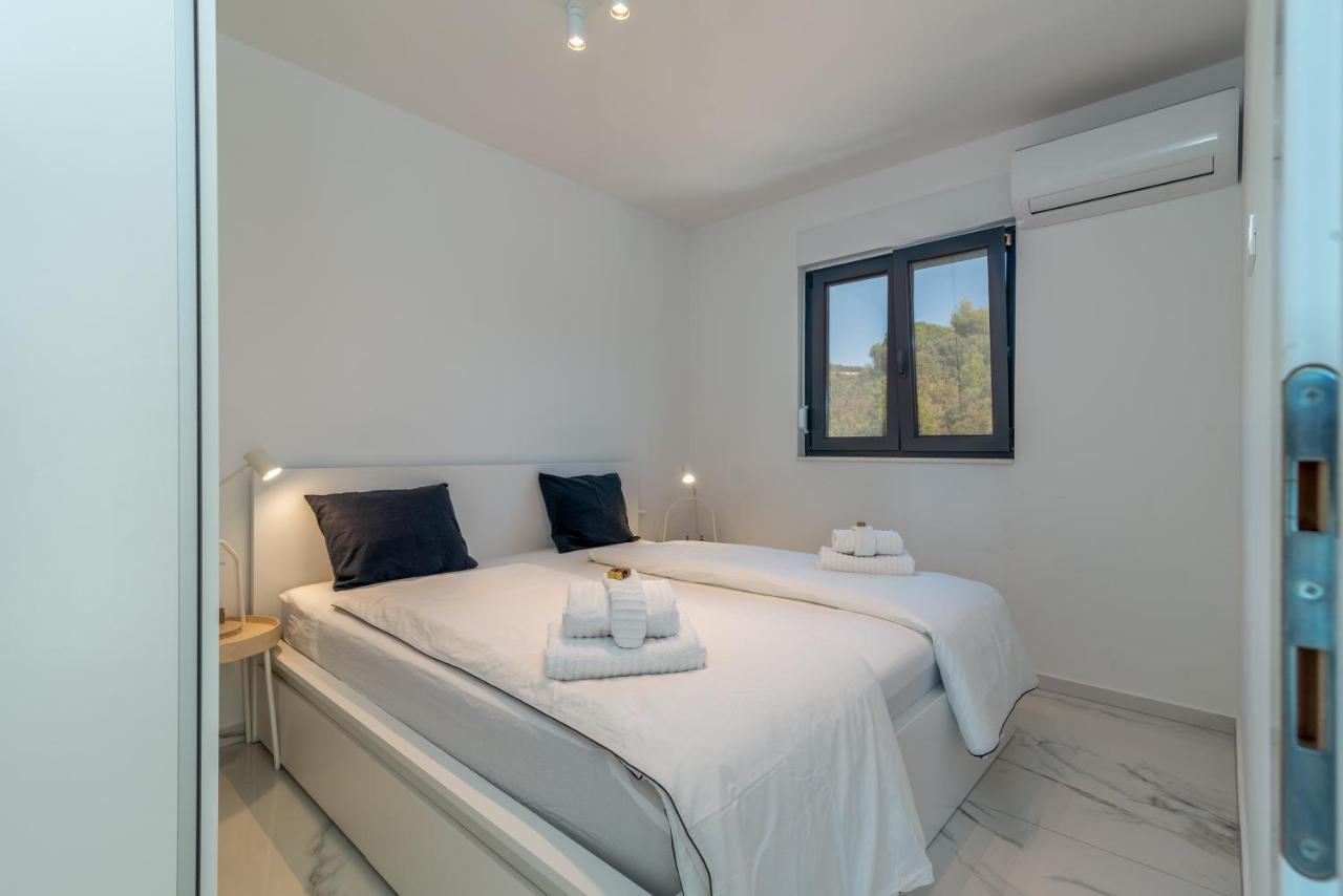 Lavender Tree - Luxury Apartments Трогир Екстериор снимка