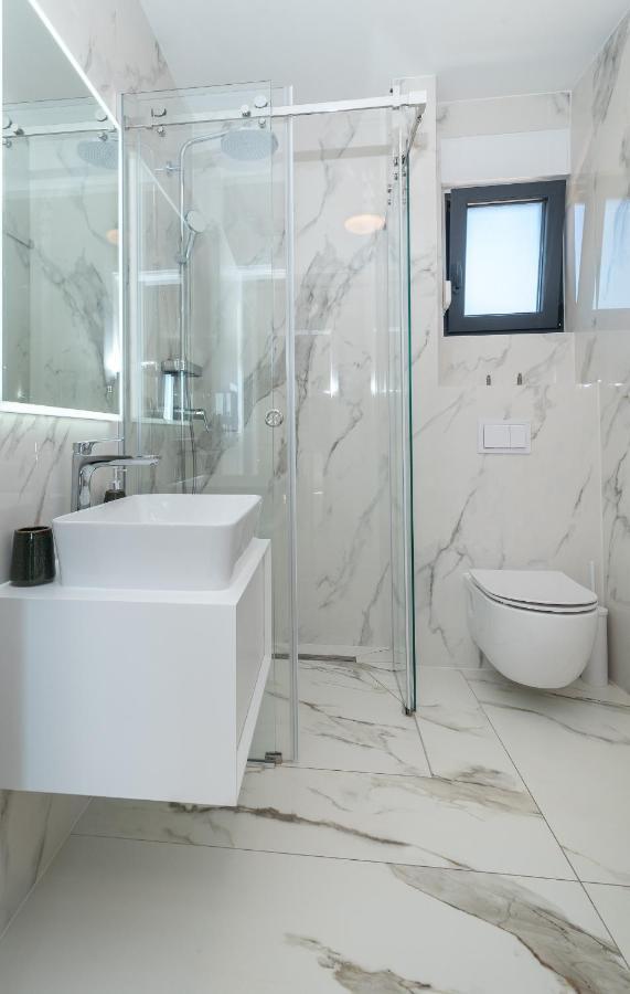 Lavender Tree - Luxury Apartments Трогир Екстериор снимка