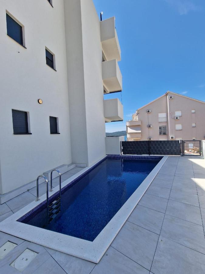 Lavender Tree - Luxury Apartments Трогир Екстериор снимка